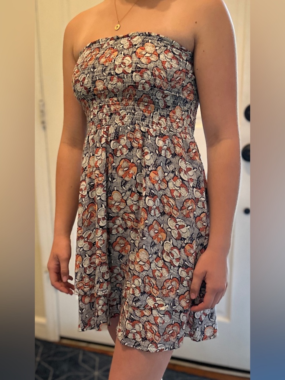 Quicksilver brand Floral Strapless Summer Dress in red, blue  & White small surf